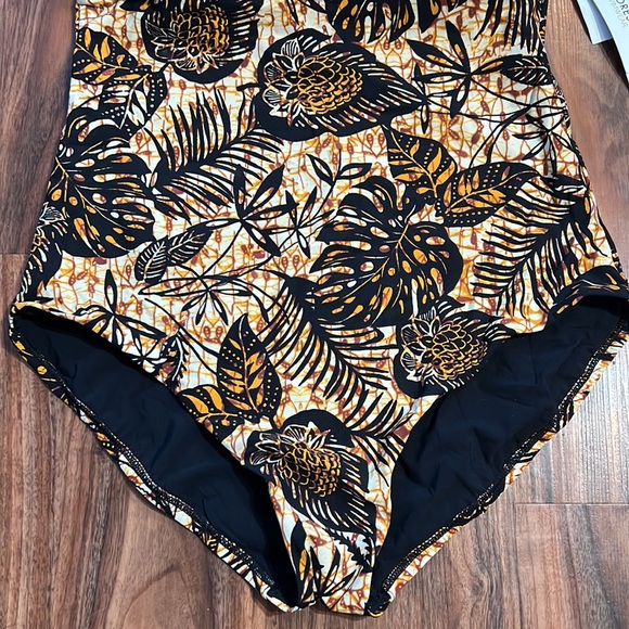 Amoressa Dijon One Shoulder One Piece - Picture 10 of 16